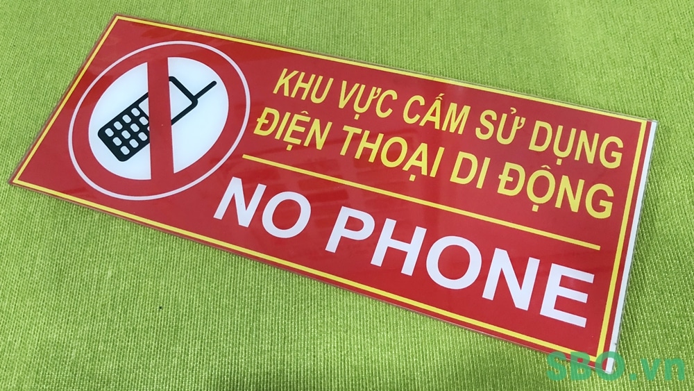 bang bien bao an toan cam su dung dien thoat Bảng báo an toàn cây xăng khu vực cấm sử dụng điện thoai di động