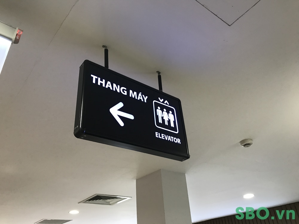 bang chi dan loi di bảng chỉ dẫn lối đi trong tòa nhà trung tấm thương mai