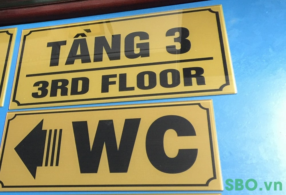 bang toilet mica son bảng toilet mica sơn chữ