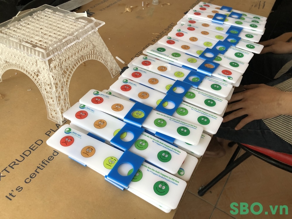 gia cong the nhua mica gia re 4 gia công thẻ nhựa mica giá rẻ 4