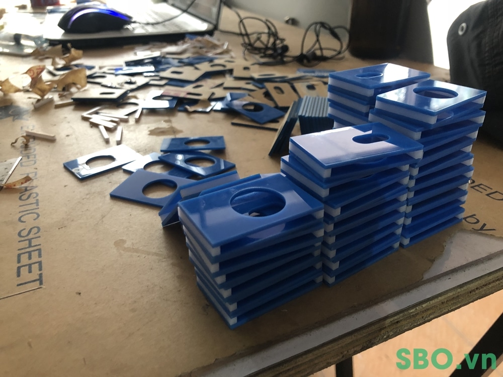 san xuat khay the nhua mica sản xuất khay thẻ nhựa mica