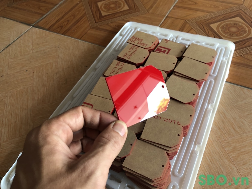the ten nhan vien mica thẻ tên nhân viên mica
