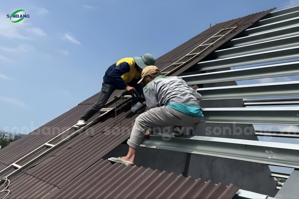 ton sinh thai onduline 8 Thi công tấm lợp Onduline cho công trình khu du lịch sinh thái