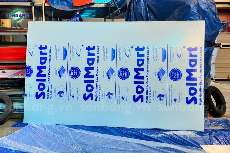 gia tam nhua lay sang polycarbonate solmart 1 Giá tấm nhựa lấy sáng Polycarbonate SolMart mới nhất