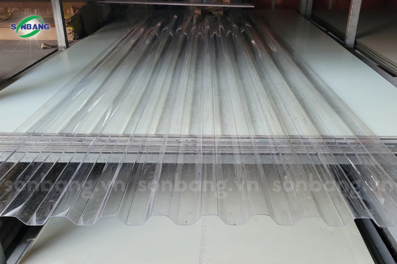 gia tam nhua lay sang polycarbonate solmart 5 Tôn nhựa lấy sáng Polycarbonate SolMart sóng vuông