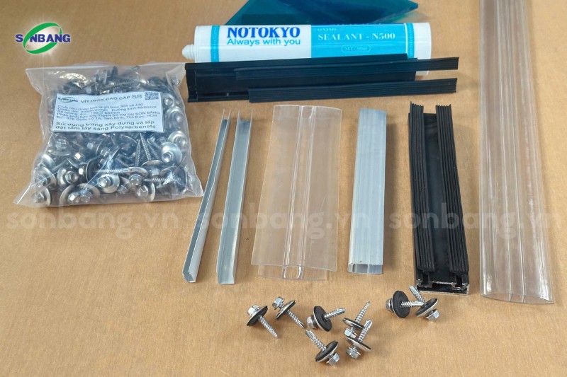 gia tam nhua lay sang polycarbonate solmart 6 Phụ kiện chuyên dụng dùng cho thi công tấm Polycarbonate