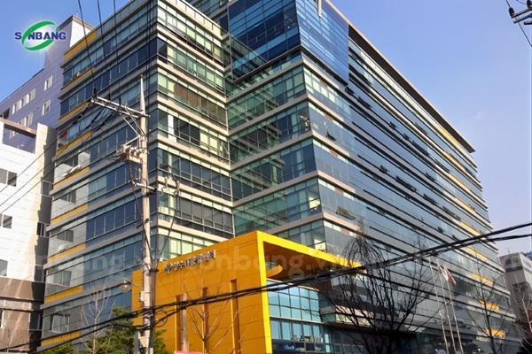 tam alu chong chay architecks 6 Ốp mặt dựng bằng tấm Architecks FR cho tòa cao ốc văn phòng