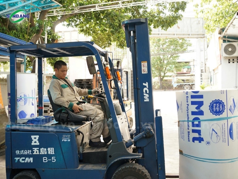 bao gia tam poly dac 7 Tấm lợp lấy sáng đặc ruột SolMart chính hãng tại Sơn Băng