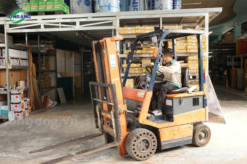 doi ngu sb 1 Sơn Băng hỗ trợ vận chuyển tôn nhựa PVC trên toàn quốc