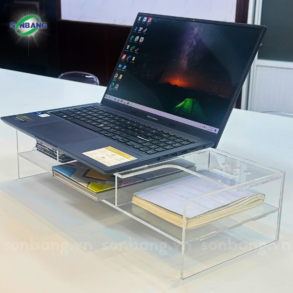 mica dai loan 8 Giá đỡ laptop được làm từ tấm mica Đài Loan