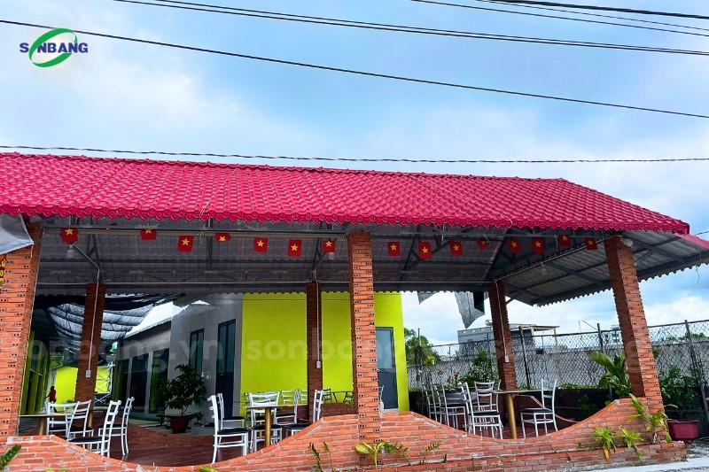nha hang genzyx ho tram 7 Không gian nhà hàng mang lại cảm giác dễ chịu cho du khách nhờ ngói nhựa PVC