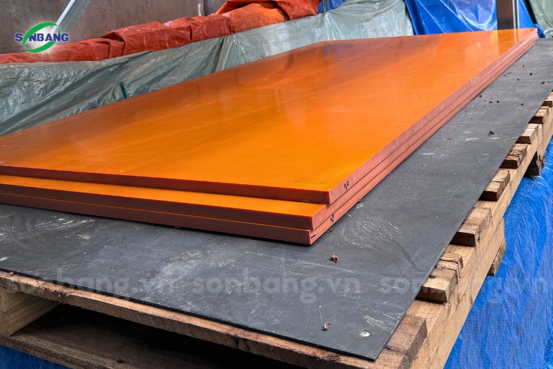 Tấm phíp có khả năng hút ẩm nếu ở trong môi trường có độ ẩm cao