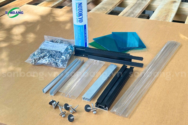 ky thuat thi cong mai polycarbonate 3 Phụ kiện chuyên dụng để thi công mái Polycarbonate