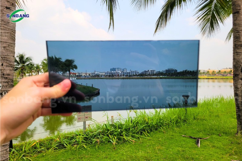 mau sac tam poly 6 Tấm Polycarbonate màu xám khói