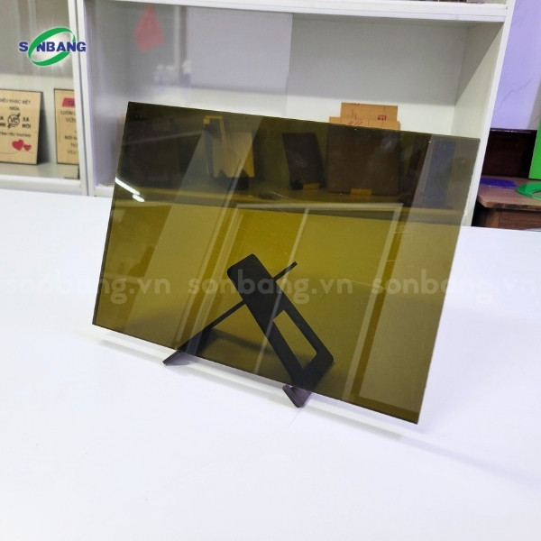 tam poly dac mau tra 3 Tấm Polycarbonate đặc ruột màu trà