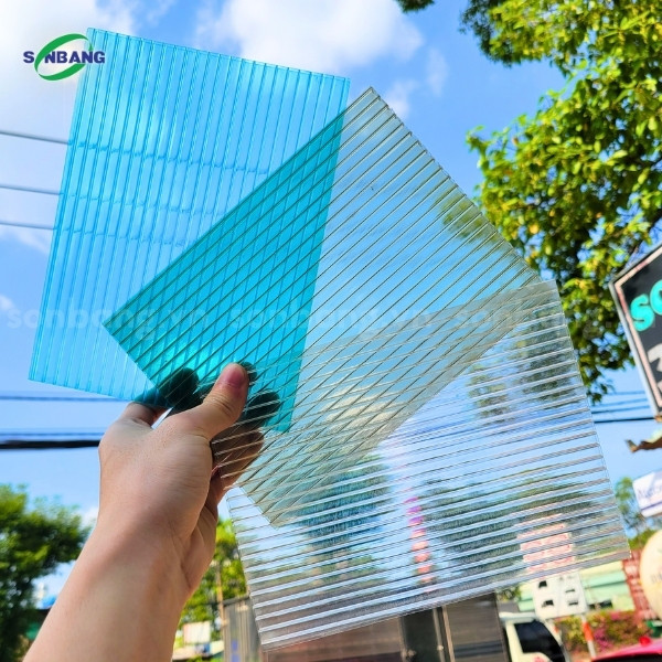 tam polycarbonate rong ruot solmart 4 Tấm nhựa rỗng Poly SolMart tiết kiệm chi phí