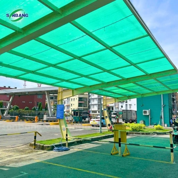 Mái che bãi đậu xe bằng tấm Poly 5mm Twinlite màu xanh lá