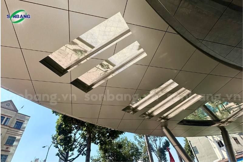 2500m2 tam alu trung tam thong tin khvcn 6 Alu gương tạo điểm nhấn xen kẽ với Alu màu bạc nhũ