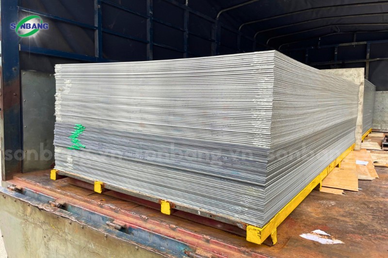 2500m2 tam alu trung tam thong tin khvcn 8 Vận chuyển tấm Alu số lượng lớn bằng xe tải chuyên nghiệp