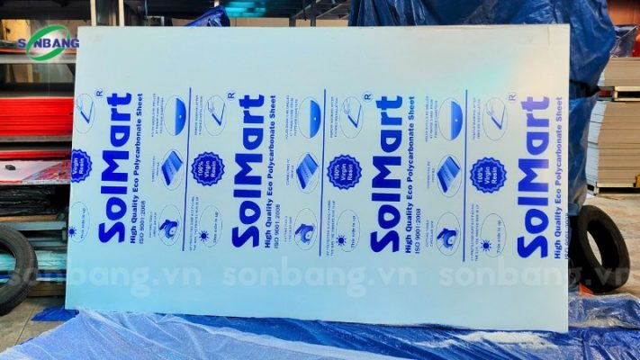 gia tam nhua lay sang polycarbonate solmart 0