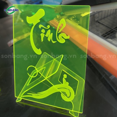 khac laser mica