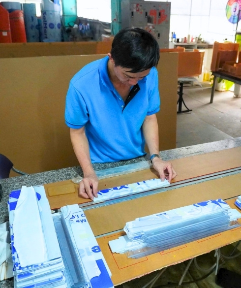 Gia công tấm Poly