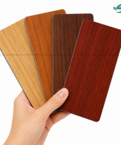 Bốn mẫu tấm alu vân gỗ với nhiều sắc độ khác nhau